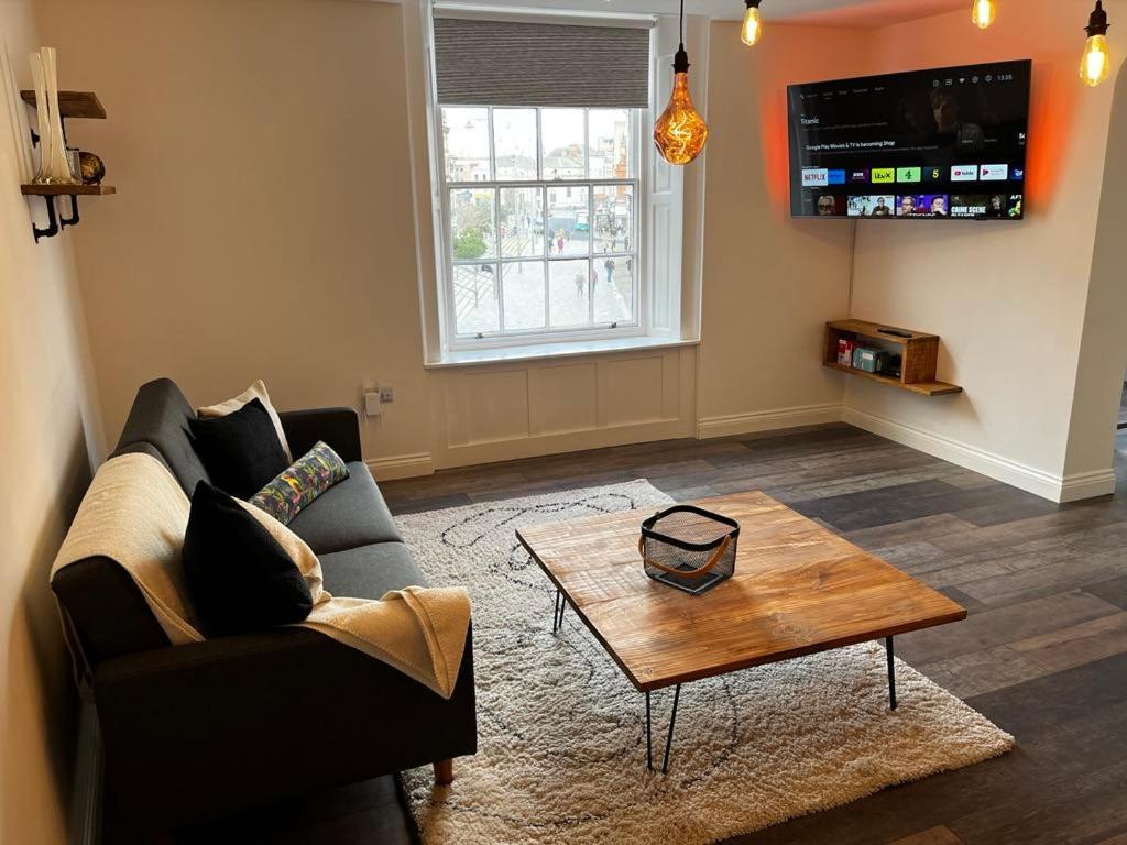 Sterling Stylish 2 Bedroom Central Modern Apartment 达灵顿 外观 照片