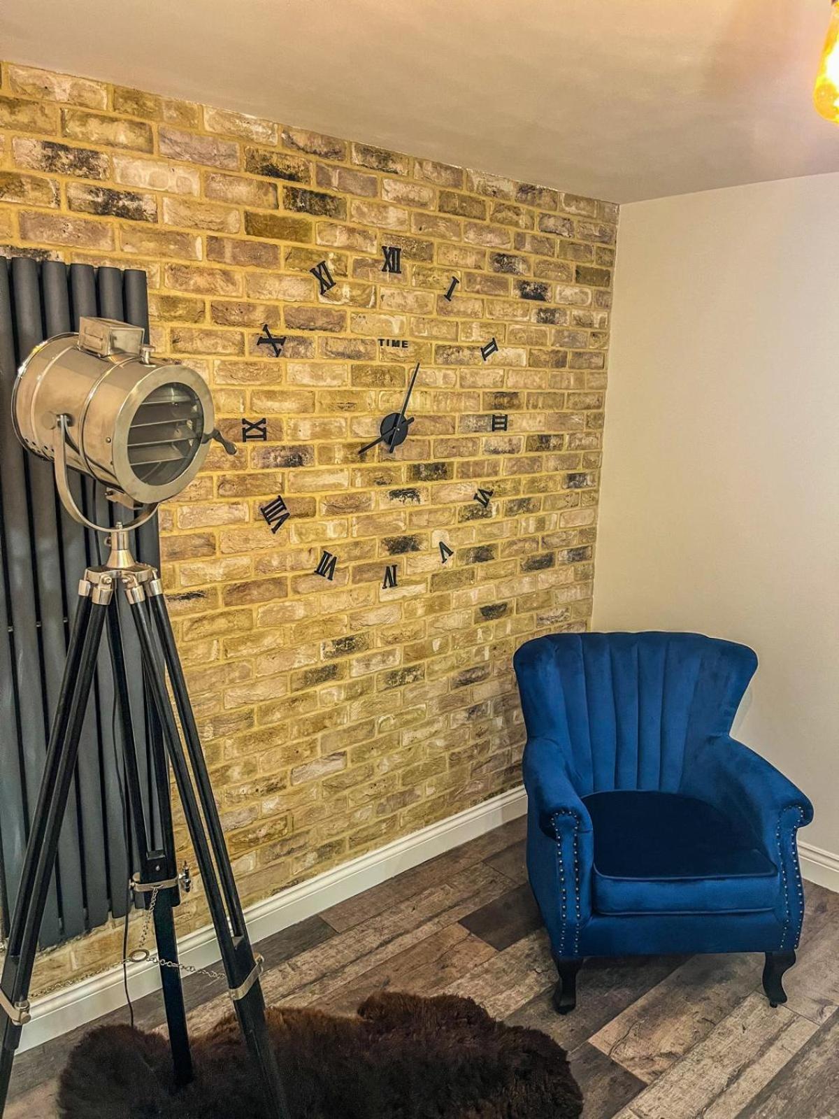 Sterling Stylish 2 Bedroom Central Modern Apartment 达灵顿 外观 照片